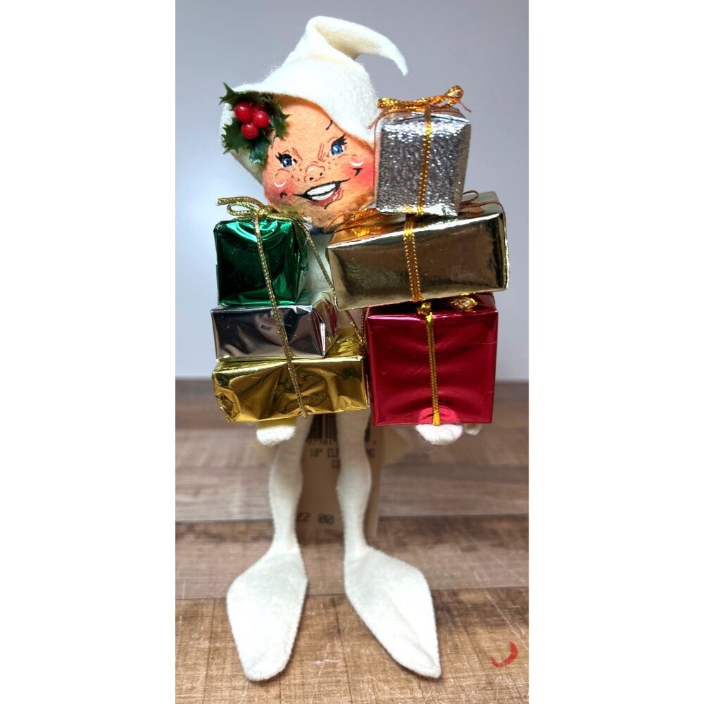 Vintage Annalee Elf Bearing Gifts 9" Felt 870399 Tags & Org Bag